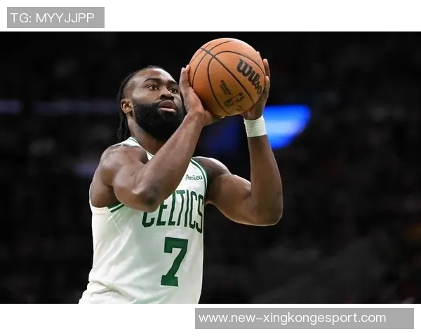 杰伦布朗回忆与斯玛特共战岁月感叹他身穿湖人球衣的奇妙感觉 杰伦布朗回忆与斯玛特共战岁月感叹他身穿湖人球衣的奇妙感觉