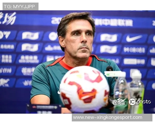 足协杯决赛前瞻拉米罗法比奥与拉莫斯王上源共同亮相发布会