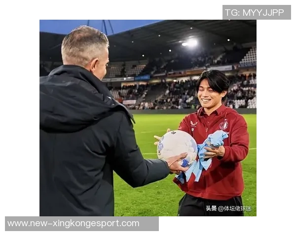 上田绮世梅开二度绝杀费耶诺德登顶荷甲射手王争夺战