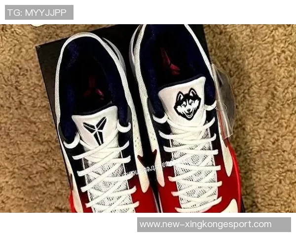 康涅狄格大学球员脚踩哈士奇PE球鞋引发媒体热议 康涅狄格大学球员脚踩哈士奇PE球鞋引发媒体热议