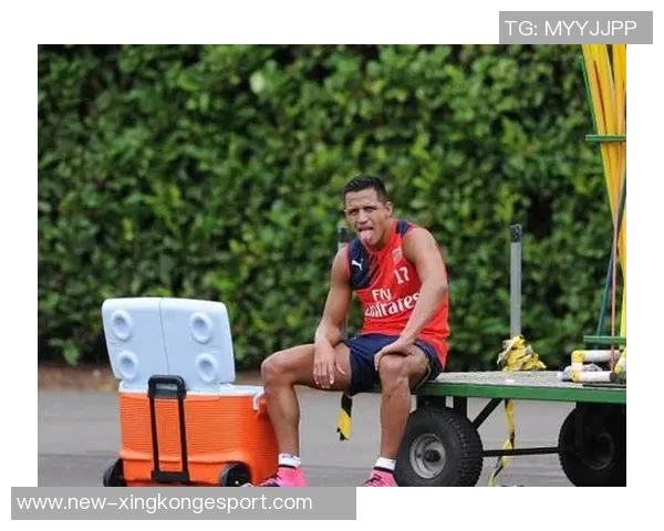 罗马诺透露卡拉菲奥里因伤暂别国家队预计下周复出助枪手 罗马诺透露卡拉菲奥里因伤暂别国家队预计下周复出助枪手