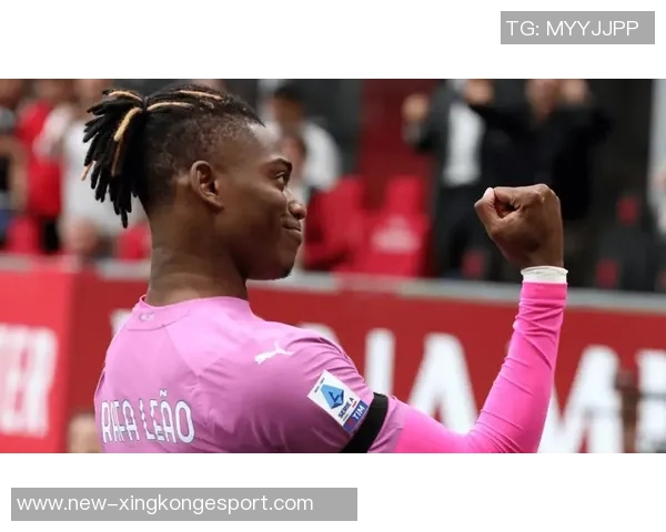 卡里克盛赞赫拉芬贝赫防守纪律性与聪明才智兼备并具备出色传球能力