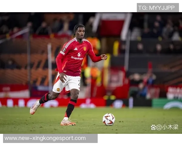 英格兰队今日训练迎来U20小将莱西塞缪尔坎贝尔三位新星加入