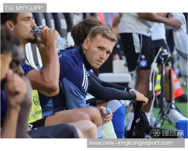 法尔克透露拜仁为门将佩雷茨寻求新租借球队南安普顿表现出浓厚兴趣