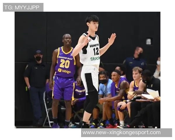 曾凡博向队友请求传球却遭无视队友选择独自进攻引发热议